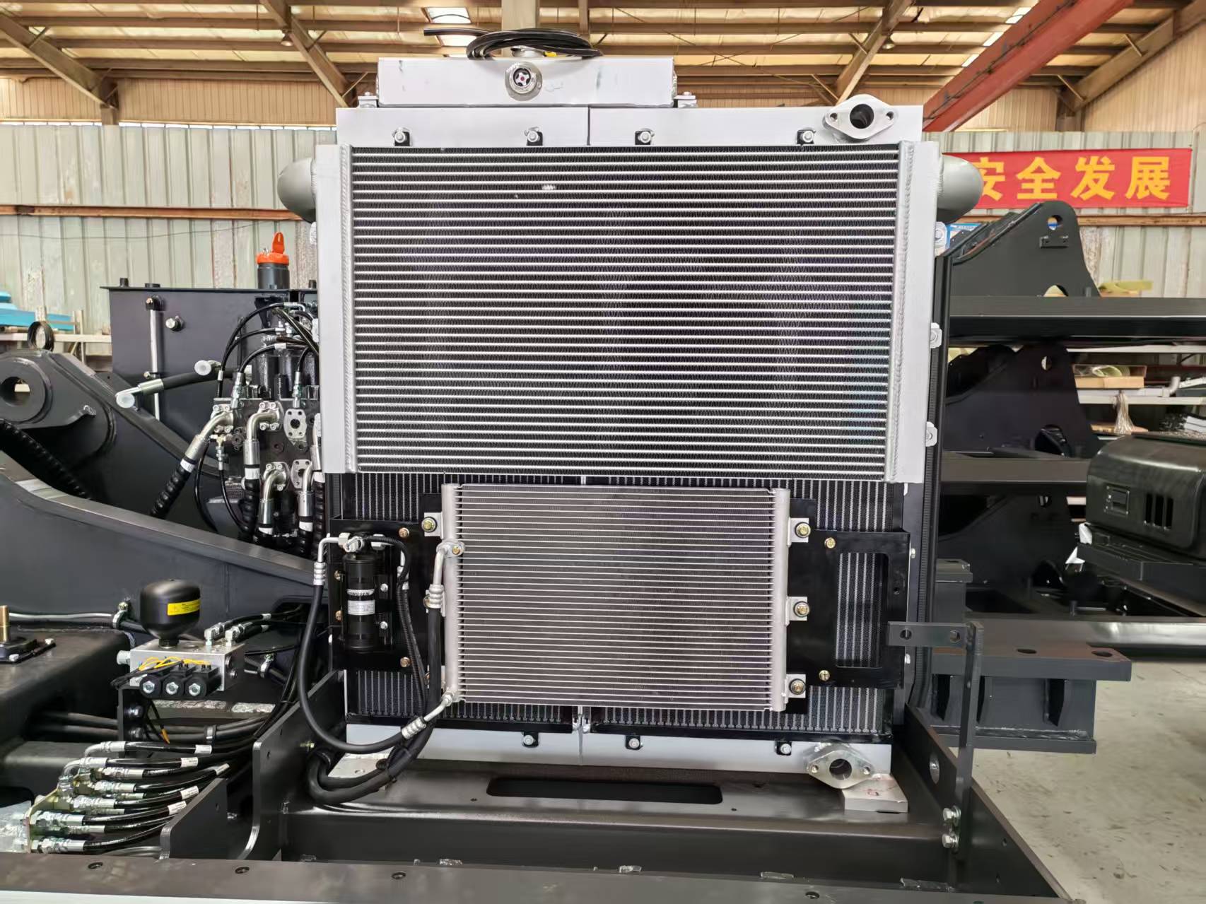 Excavator radiator assembly